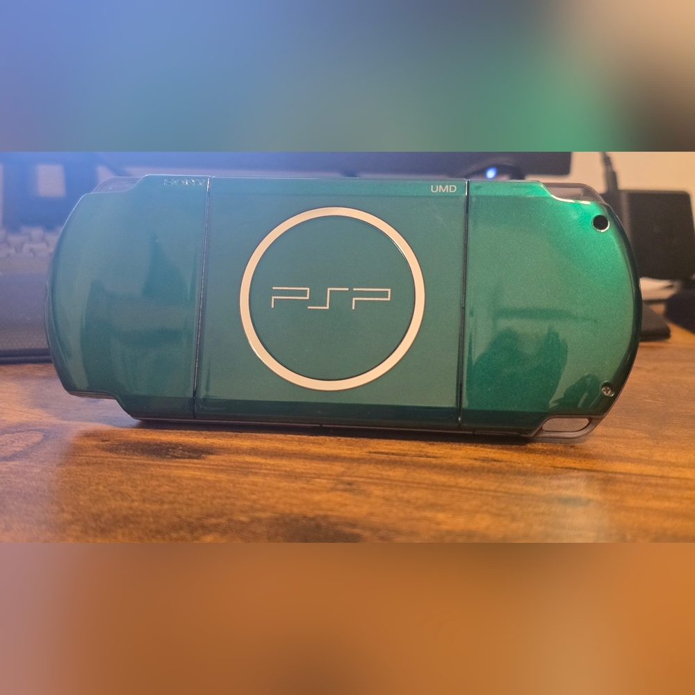 (SOLD)Carnival Colour PSP 3000 Spirit Green Edition